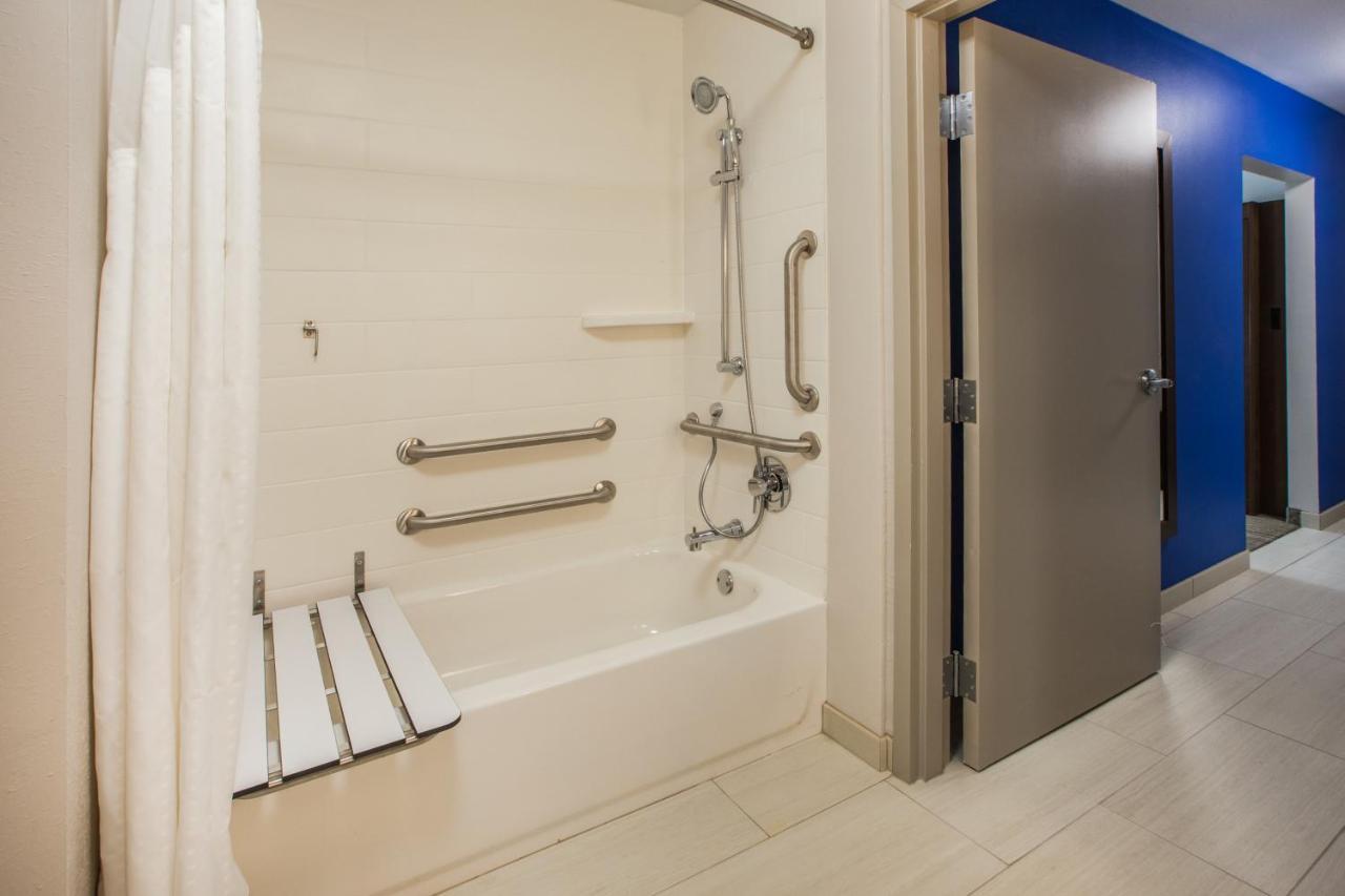 Holiday Express & - Market Center By Ihg Hotel 3*
